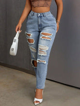 Load image into Gallery viewer, Distressed High Rise Jeans with Pockets