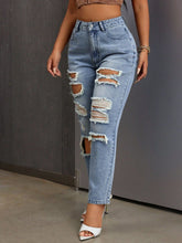 Load image into Gallery viewer, Distressed High Rise Jeans with Pockets