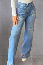 Load image into Gallery viewer, Rhinestone Straight Jeans with Pockets