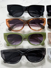 Load image into Gallery viewer, Cat Eye Polycarbonate Frame Sunglasses