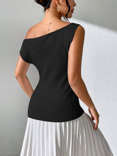 Load image into Gallery viewer, Single Shoulder Short Sleeve Knit Top