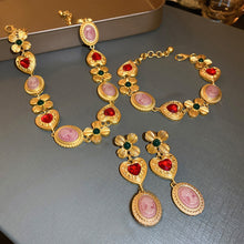Load image into Gallery viewer, Copper Inlaid Rhinestone Necklace