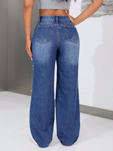 Load image into Gallery viewer, Distressed Jeans with Pockets