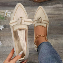 Load image into Gallery viewer, Bow Contrast Trim Point Toe Loafers
