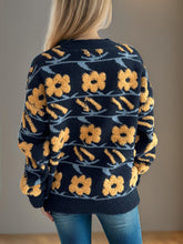Load image into Gallery viewer, Flower Contrast Round Neck Long Sleeve Sweater