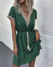 Load image into Gallery viewer, Contrast V-Neck Tassel Tie Dress