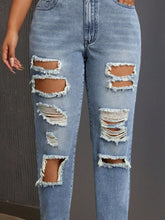 Load image into Gallery viewer, Distressed High Rise Jeans with Pockets