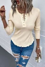 Load image into Gallery viewer, Quarter-Snap Round Neck Top