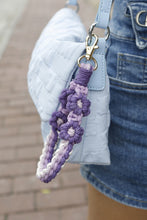 Load image into Gallery viewer, Flower Shape Wristlet Zinc Alloy Closure Macrame Key Chain