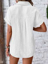 Load image into Gallery viewer, Textured Button Up Short Sleeve Shirt