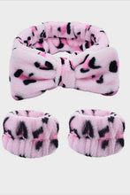 Load image into Gallery viewer, Animal Print Face Wash Wristband and Headband