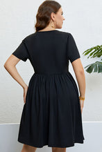 Load image into Gallery viewer, Buttoned Short Sleeve Dress