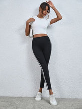 Load image into Gallery viewer, High Waist Striped Cropped Leggings