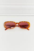 Load image into Gallery viewer, Oval Full Rim Sunglasses