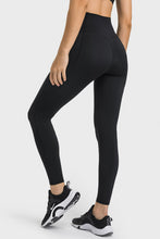 Load image into Gallery viewer, V-Waist Yoga Leggings with Pockets
