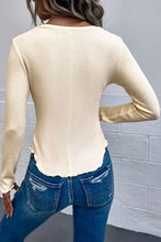 Load image into Gallery viewer, Quarter-Snap Round Neck Top