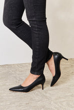 Load image into Gallery viewer, Melody 2" Closed Toe Heels