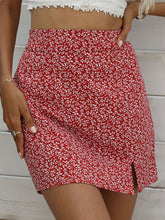 Load image into Gallery viewer, Ditsy Floral Slit Mini Skirt