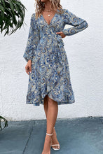 Load image into Gallery viewer, Printed Tie-Waist Balloon Sleeve Plunge Dress