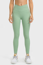 Load image into Gallery viewer, V-Waist Yoga Leggings with Pockets