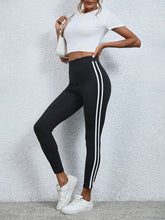 Load image into Gallery viewer, High Waist Striped Cropped Leggings