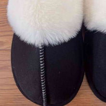 Load image into Gallery viewer, Faux Suede Center Seam Slippers