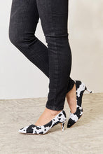Load image into Gallery viewer, Melody 2" Closed Toe Heels