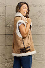 Load image into Gallery viewer, Collared Zip-Up Suede Sherpa Vest