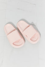Load image into Gallery viewer, MMShoes Arms Around Me Open Toe Slide in Pink