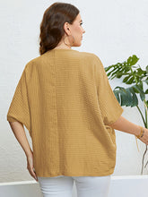 Load image into Gallery viewer, Plus Size Seam Detail Half Sleeve Top