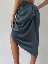Load image into Gallery viewer, Ruched Slit High Wiast Skirt