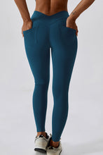 Load image into Gallery viewer, Wide Waistband Slim Fit Back Pocket Sports Leggings
