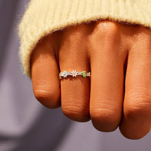 Load image into Gallery viewer, Flower Shape 925 Sterling Silver Zircon Ring
