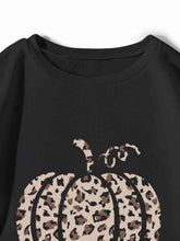 Load image into Gallery viewer, Pumpkin Graphic Round Neck Sweatshirt