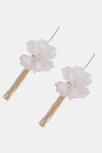Load image into Gallery viewer, Flower Shape Acrylic Dangle Earrigs