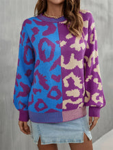Load image into Gallery viewer, Round Neck Contrast Color Dropped Shoulder Sweater