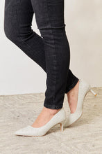 Load image into Gallery viewer, Melody 2" Closed Toe Heels