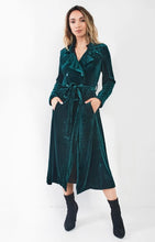 Load image into Gallery viewer, Holly Velvet Smoking Jacket